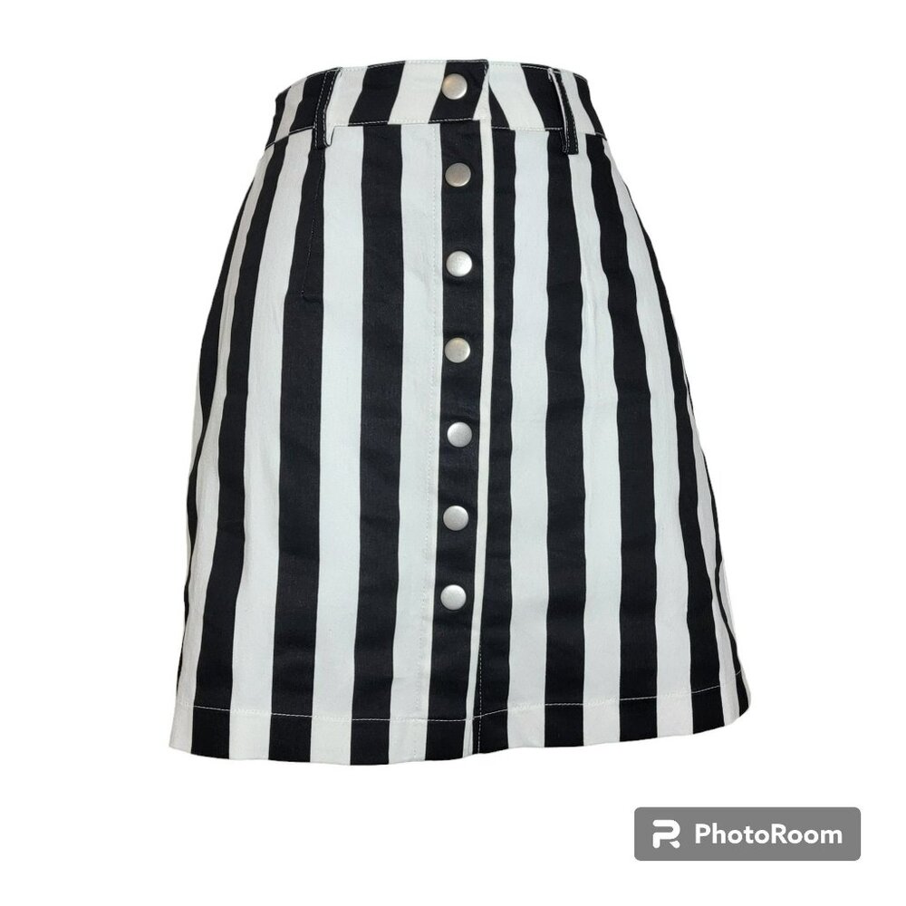 Elle Rae Skirt, Women M, Black & White Stripe w/Silver Snap Front, Short, NWT